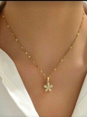 Gold Plated Stainless Steel Dainty Flower Pendant Necklace Cubic Zirconia Floral